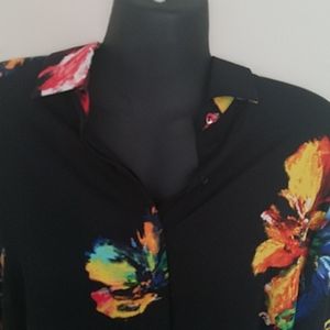 Mossimo Supply Co. Tops - Beautiful floral blouse Mossimo Supply Co. Tops - Beautiful floral blouse